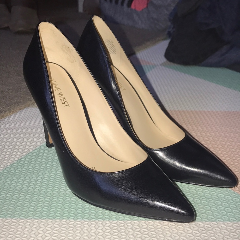 Nine West Black Pumps